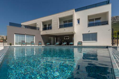 Luxurious Villa Meri