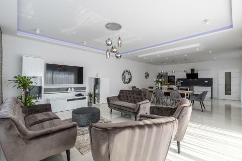 Luxurious Villa Meri