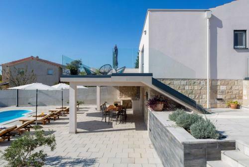 Villa Vila Petra Divine S Grijanim Bazenom