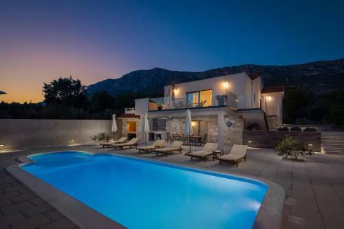 Villa Vila Petra Divine S Grijanim Bazenom