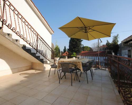Spacious Apartment Antea