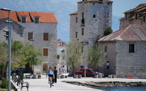 Spacious Apartment Antea