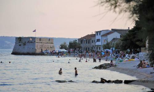 Spacious Apartment Antea