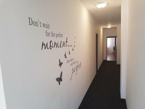 Hostal My Place - Butterflies