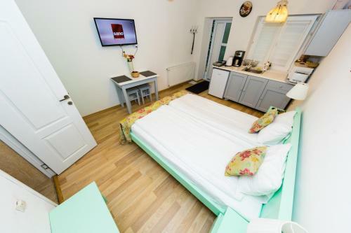 Tischler Apartment & Studio