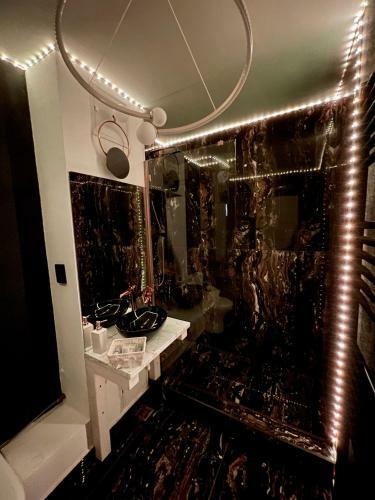 Golden Valley Apartment