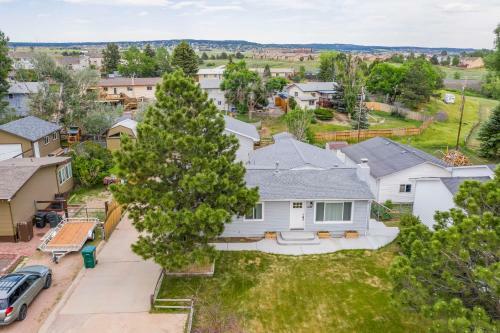 New Modern 5br House In Monument Near Usafa, Park
