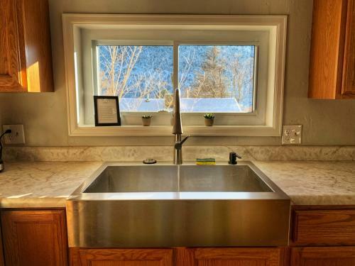 Dwntn 3bd/2ba Cozy Home Ski/hike/climb/hot Springs