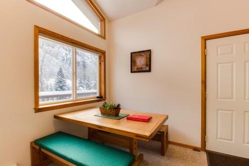 The Cabins At Filoha Meadows