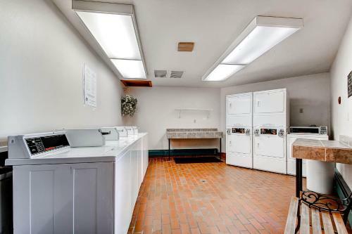 Apartamento Skiing Haven Condo With Pool And Hot Tub Access!