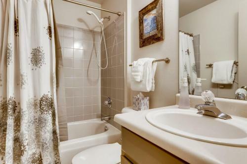 21 Deborah Lane B