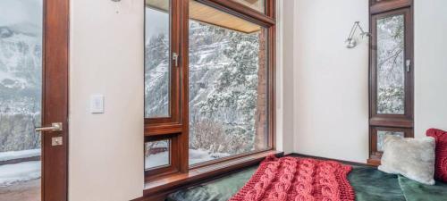 The Estate At Royer Falls By Exceptional Stays