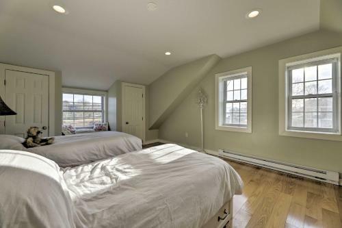 Renovated 1735 Stonington Home With Water Views