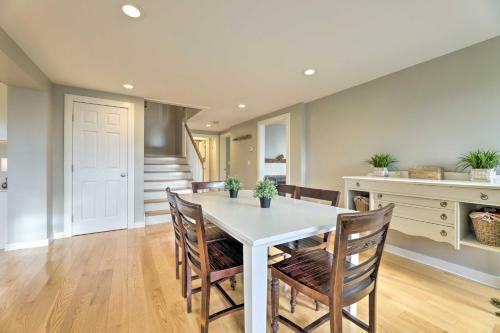 Renovated 1735 Stonington Home With Water Views