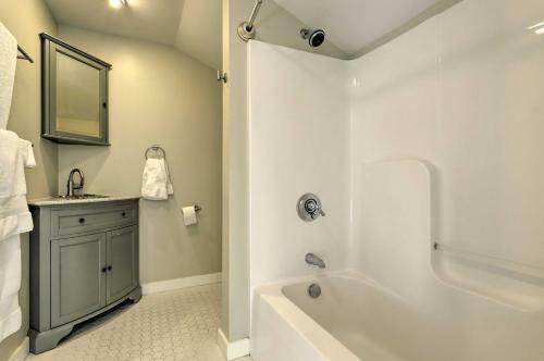 Renovated 1735 Stonington Home With Water Views