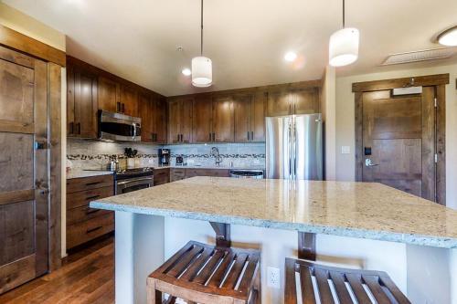 Trailhead Lodge 4122