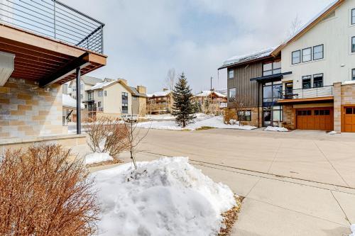 Slopeside Living - 2887