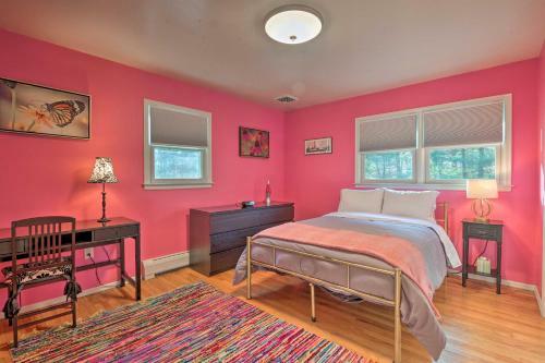 Family-friendly Woodbury Home With Yard And Deck!