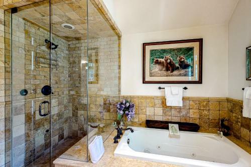 Custom Casa On The Creek