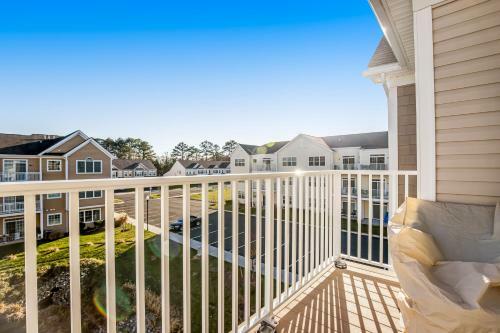 Grande At Canal Pointe Condos --- 20013 Newry #17