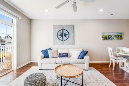 Grande At Canal Pointe Condos --- 20013 Newry #17