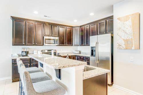 Grande At Canal Pointe Condos --- 20013 Newry #17