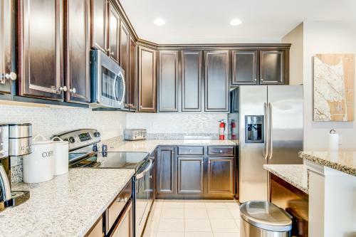 Grande At Canal Pointe Condos --- 20013 Newry #17
