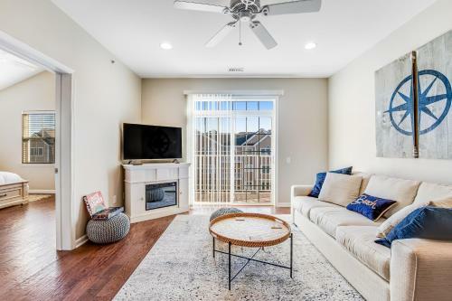Grande At Canal Pointe Condos --- 20013 Newry #17