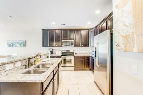 Grande At Canal Pointe Condos --- 20013 Newry #17