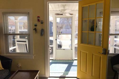Cottage By The Sea Steps To Downtown Rehoboth!