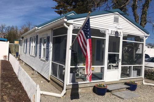 Cottage By The Sea Steps To Downtown Rehoboth!