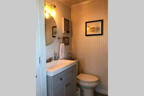 Cottage By The Sea Steps To Downtown Rehoboth!