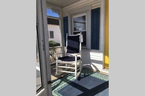 Cottage By The Sea Steps To Downtown Rehoboth!