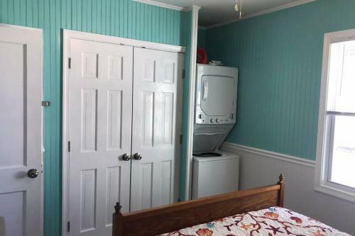 Cottage By The Sea Steps To Downtown Rehoboth!