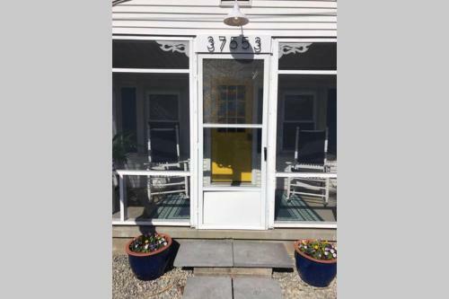 Cottage By The Sea Steps To Downtown Rehoboth!