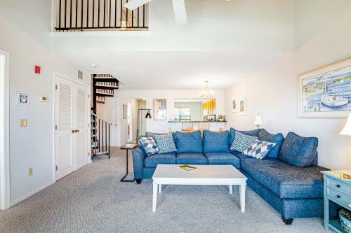 Bethany Bay --- 605 Crowley