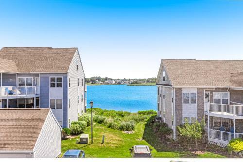 Bethany Bay --- 605 Crowley
