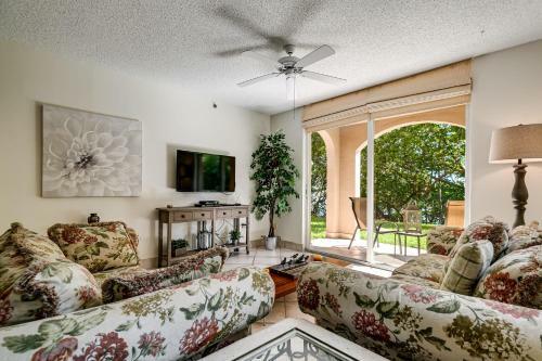 Luxury Aventura Condo By The Water!