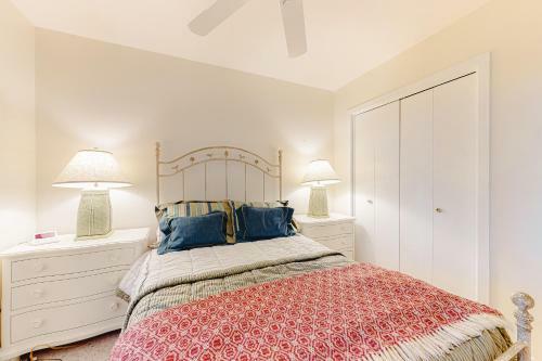 Villas Of Bethany West -- 780a Salt Pond
