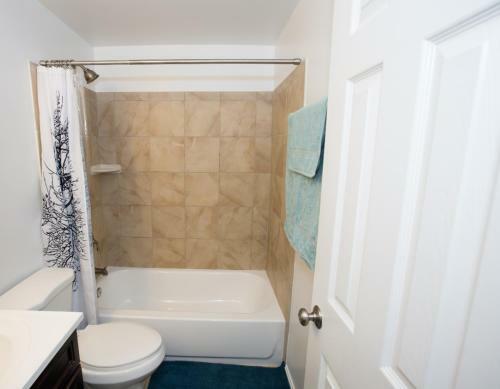 Steps To Convention Center, Downtown Dc, Metro Station: Private Apartment