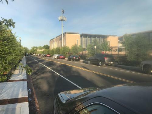 Steps To Convention Center, Downtown Dc, Metro Station: Private Apartment