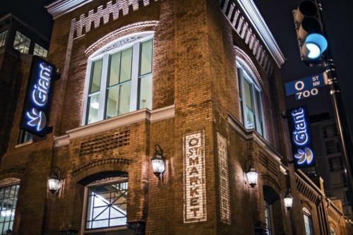 Steps To Convention Center, Downtown Dc, Metro Station: Private Apartment