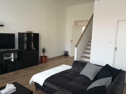 Fine Apartment In Centrum Of Slan� With Aircondition