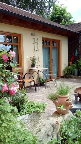 Apartment Mit Gartenblick