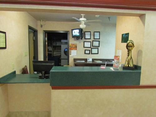 Hotel Western Inn & Suites Hampton
