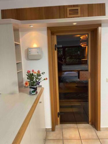 Apartamento Sch�ne Ruhige Wohnung (42qm) In Messen�he!