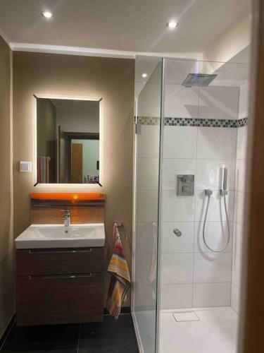 Apartamento Sch�ne Ruhige Wohnung (42qm) In Messen�he!