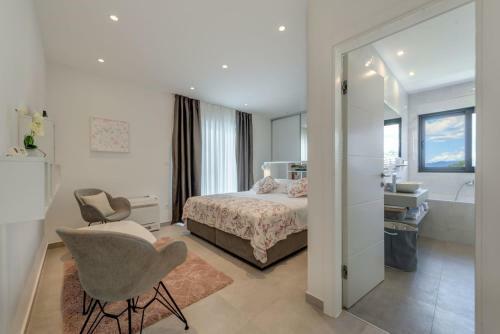 Luxury Villa Sundior Split With Private Pool And Jacuzzi