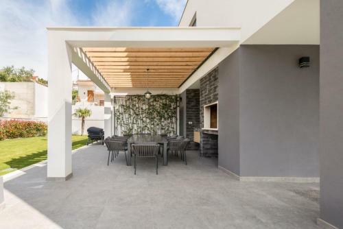Luxury Villa Sundior Split With Private Pool And Jacuzzi