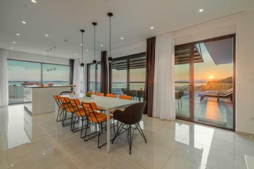 Luxury Villa Sundior Split With Private Pool And Jacuzzi